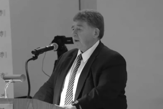 Bivši haški isražitelj! Preminuo čovjek koji je Slobodana Miloševića odveo u Hag