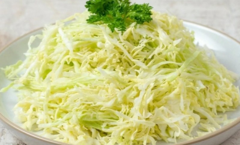 Zaboravite nož i rendanje: Na ovaj način se pravilno siječe kupus salata