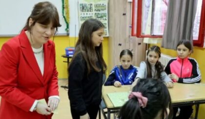 Ne vidi od rođenja! Marija je jedna od omiljenih nastavnica u osnovnoj školi