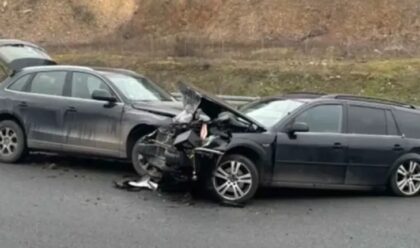Nesreća na auto-putu: Povrijeđene tri osobe