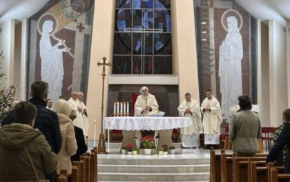 Misa u banjalučkoj katedrali Svetog Bonaventure: Božić je poruka ljubavi i zajedništva VIDEO