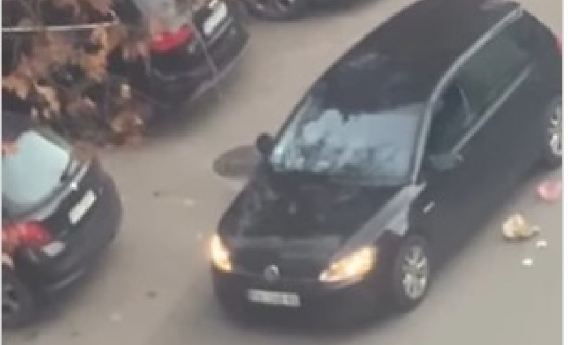 Neprijatna scena: Bahati vozač crnog automobila smeće baca kroz prozor VIDEO
