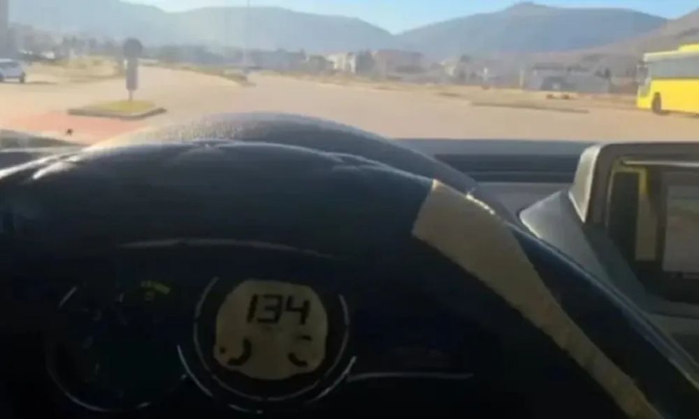 Divljala gotovo 80 km/h preko ograničenja: Snimala se tokom vožnje preko mosta