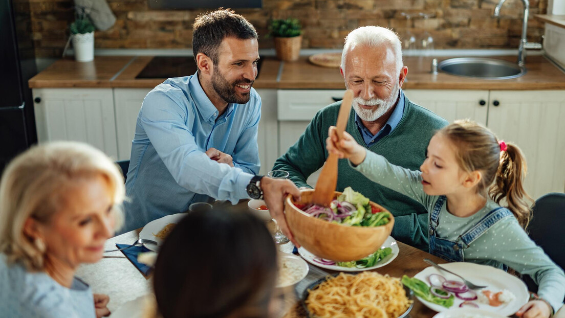 Zajednički obroci sa bakom i dedom im produžavaju život