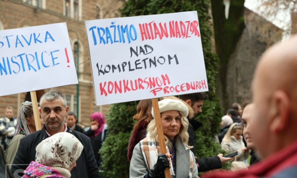 Protest prosvjetnih radnika ispred Vlade: Prestanite ponižavati ljude, ostavke