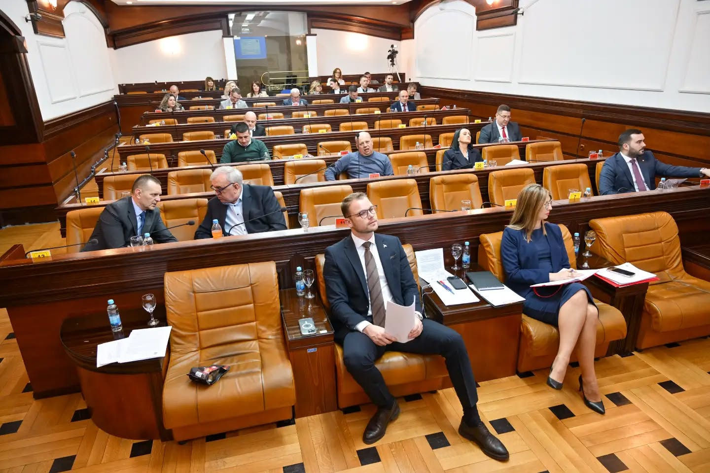 Odbornici u foteljama: Nastavljena peta redovna sjednica banjalučke skupštine