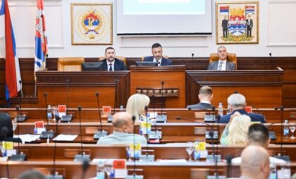 Banjalučki SNSD traži nove konkurse: Pogledajte ko je htio da sjedne u direktorske fotelje