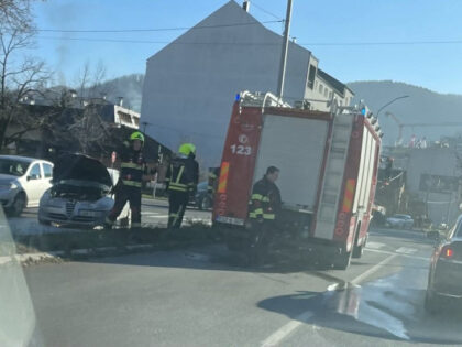 Stigli vatrogasci: Zapalio se automobil u Banjaluci