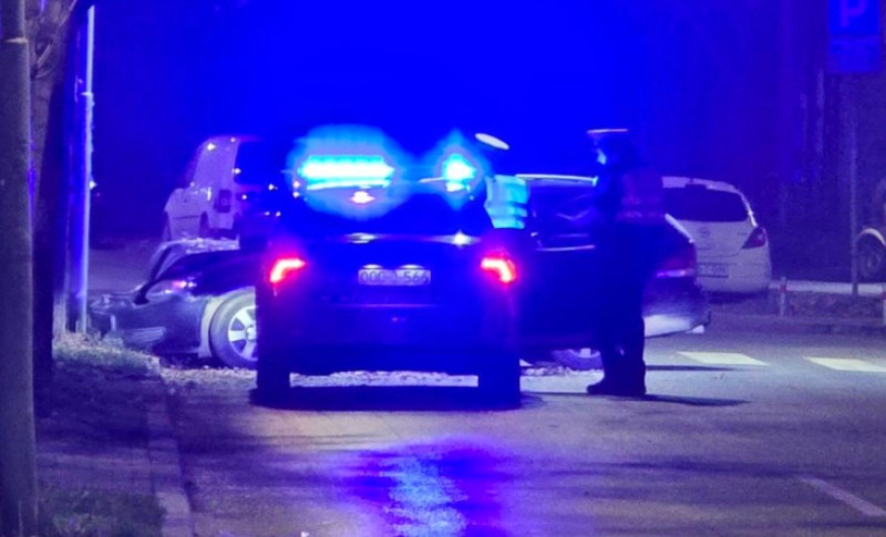 Policijska patrola stigla i radi uviđaj: Udes u Bijeljini, zatvoren dio ulice!