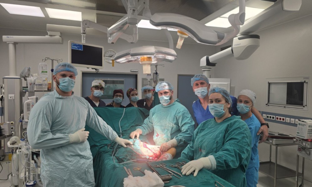 Uspješno otklonjen tumor natkoljenice: Hirurzi UKC-a izveli komplikovan zahvat