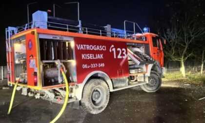 Izgorjela fabrika u Kiseljaku: Prije požara čule se tri eksplozije VIDEO