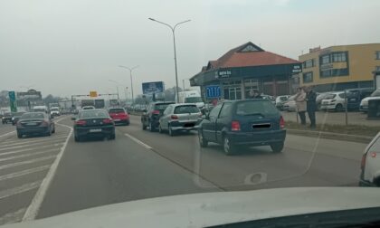 Blokirana jedna saobraćajna traka: Lančani udes u Banjaluci