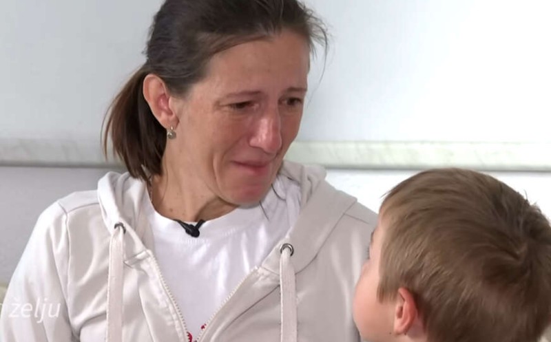 Zbog jedne rečenice dječaka iz BiH region plače: “Ja ništa ne želim da mi kupiš” VIDEO