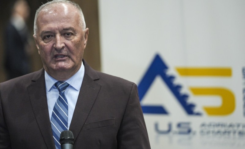 Helez nastavio sa politikom provokacija: Ovaj put nameračio se na lidera Srbije