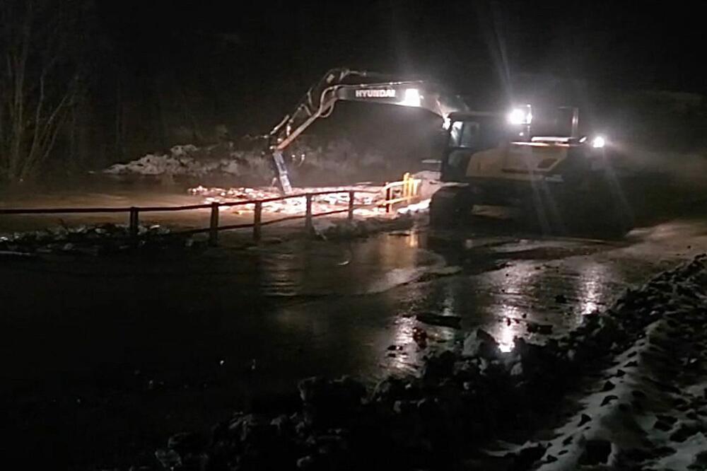 Haos u Crnoj Gori: Zbog obilnih padavina i odrona obustavljen saobraćaj na više putnih pravaca