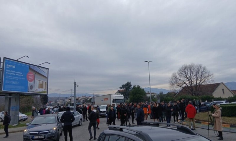 Nastavljeni protesti: Mještani Zete i Botuna blokirali više kružnih tokova i saobraćajnica