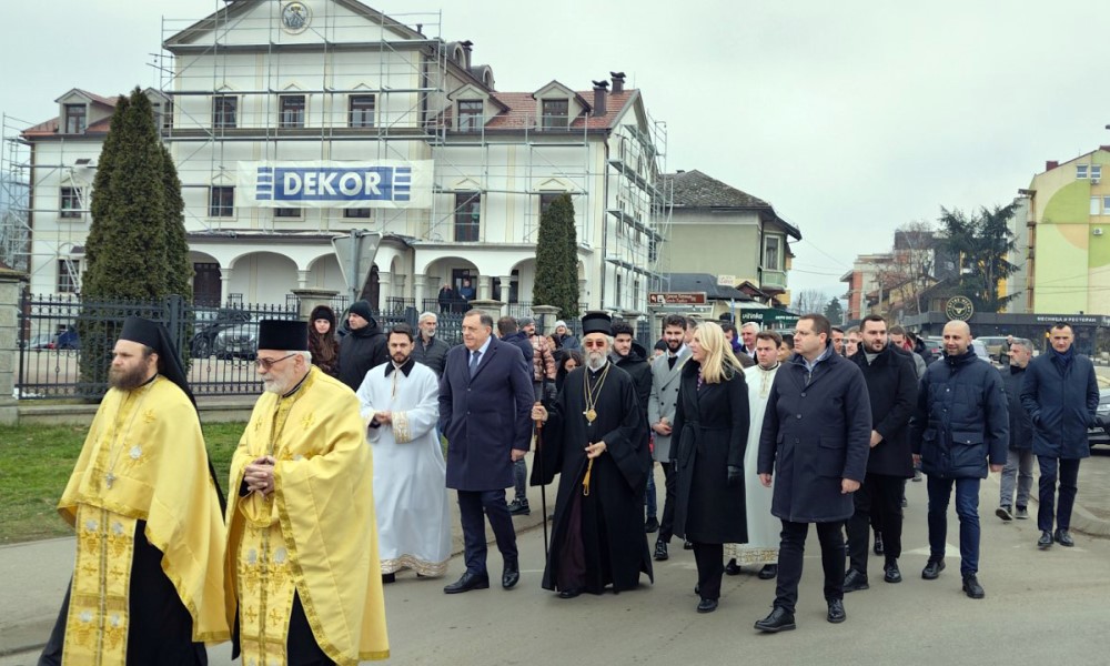 Dodik nakon litije: Predani našoj pravoslavnoj vjeri i tradiciji, čestitke svima FOTO