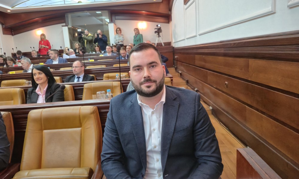 Zeljković pokrenuo incijativu: Parkovi su pluća grada, napravimo jedan između Lauša i Paprikovac VIDEO