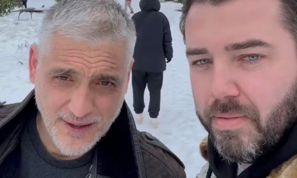 Policija ispred zgrade: Traži se Čeda Jovanović, izbacuju ga iz stana sve sa prijateljem