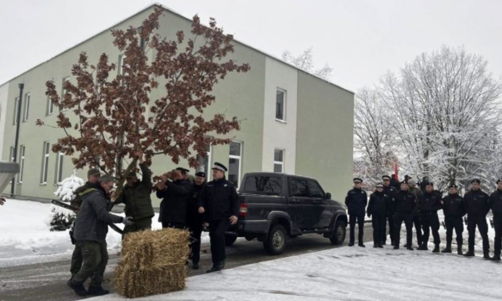 Badnjak dočekan pred crkvom: Badnje jutro u Centru za obuku VIDEO