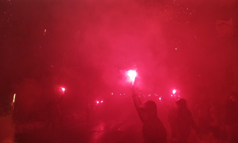 U Doboju tradicionalna bakljada: Proslava Dana Republike u režiji navijača  FOTO