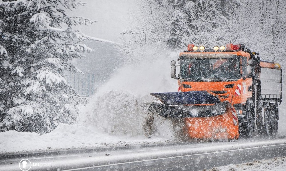 Udes kod Gradiške: Grtalica se sudarila sa dva putnička automobila