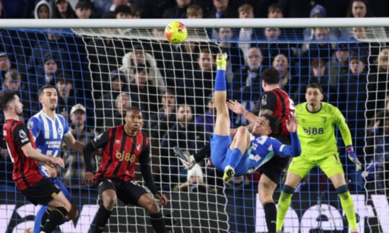 Makazice za kraj: Petrović primio gol kakav se ne viđa često VIDEO