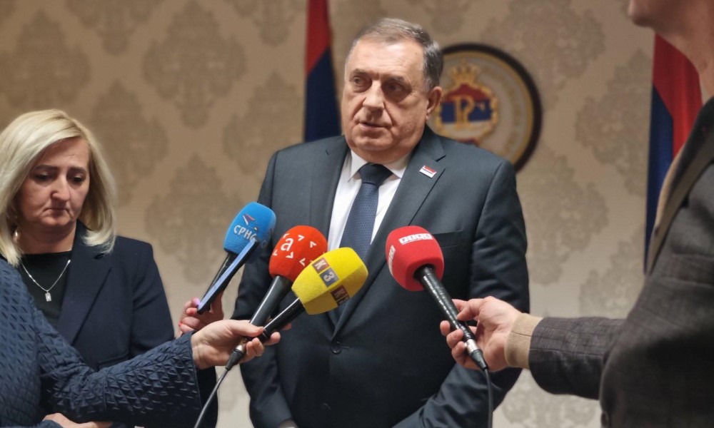 Dodik o opoziciji: Sva sreća da se ne moram baviti s njima