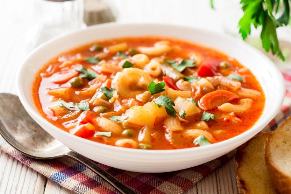 Recept za minestrone: Gusta italijanska čorba koja je krcata povrćem