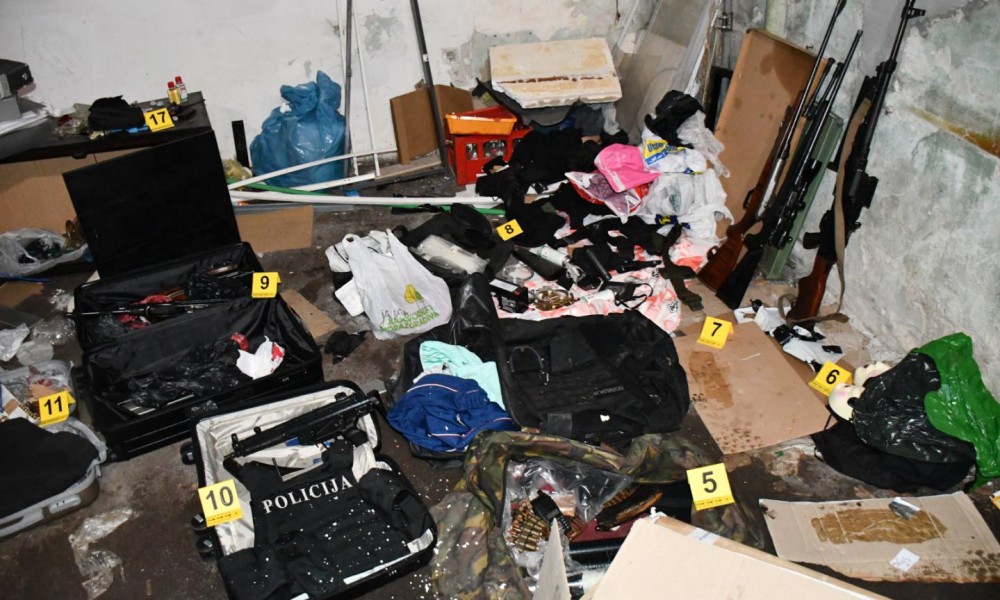 Akcije policije: Zaplijenjen arsenal oružja i eksplozivnih naprava