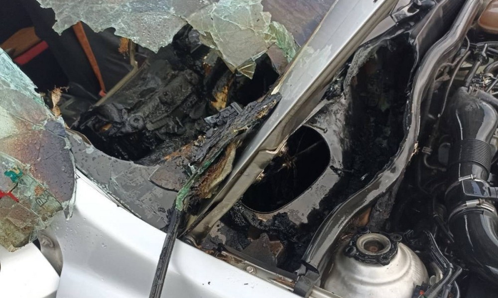 Na parkingu tržnog centra: Gorio automobil u Banjaluci FOTO