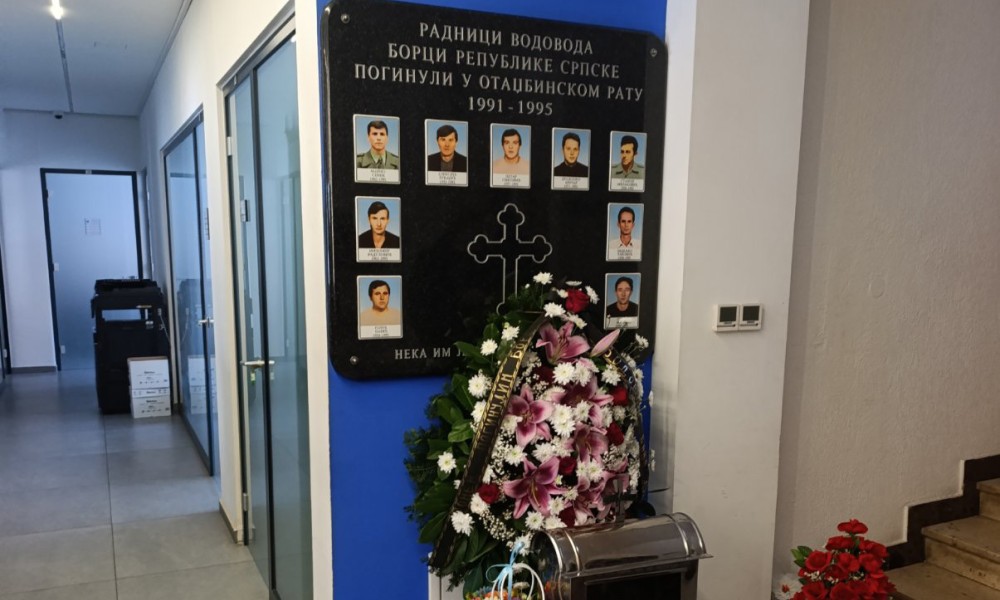 Položeni vijenci: Služen pomen za devet poginulih boraca banjalučkog Vodovoda