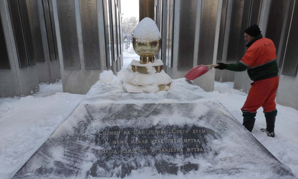 Čisti se snijeg: Pripreme pred otkrivanje Centralnog spomen-obilježja poginulim borcima FOTO
