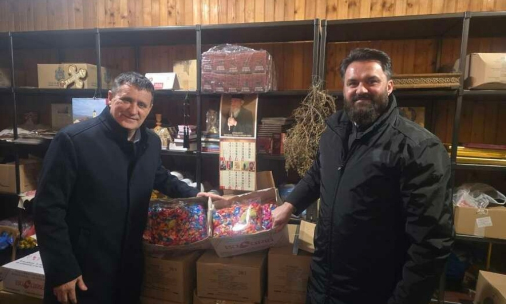 Tradicija i darivanje: Đajić obradovao mališane pred Božić