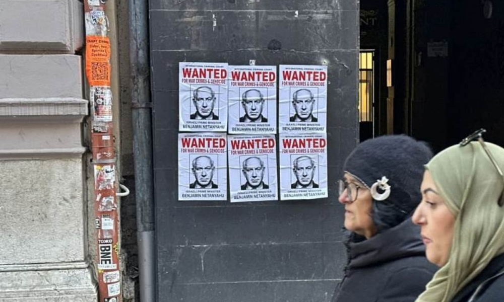 Plakati sa potjernicom u centru Sarajeva: Meta izraelski premijer Netanjahu
