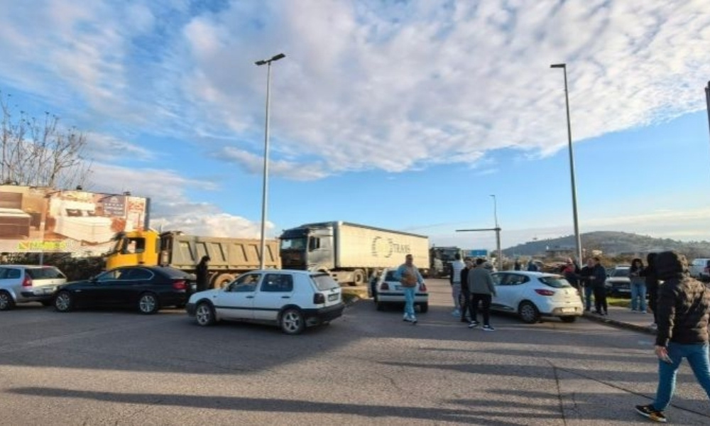 Protivljenje izgradnji postrojenja se nastavlja: Višesatne blokade oko Podgorice