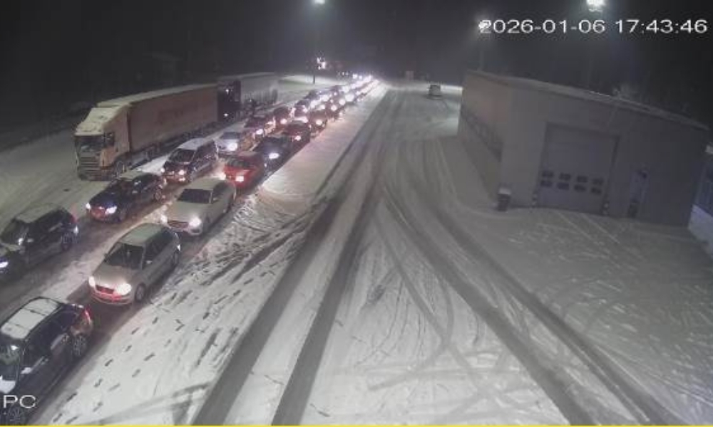 Snijeg i gužve prave probleme: Pojačan pritisak na granične prelaze