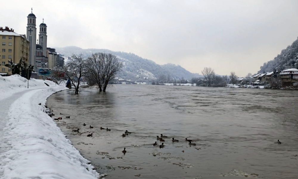 Struja uskoro stiže u zvornička naselja: Drina u opadanju nakon snježnih padavina