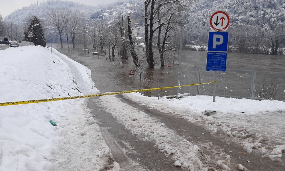Nagli porast vodostaja: Proglašena vanredna situacija u Zvorniku FOTO
