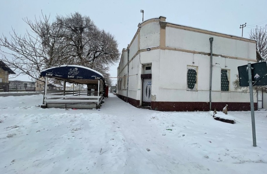 Na Božić ugašen život mladića: Na vratima lokala tragovi krvi svjedoče o zločinu