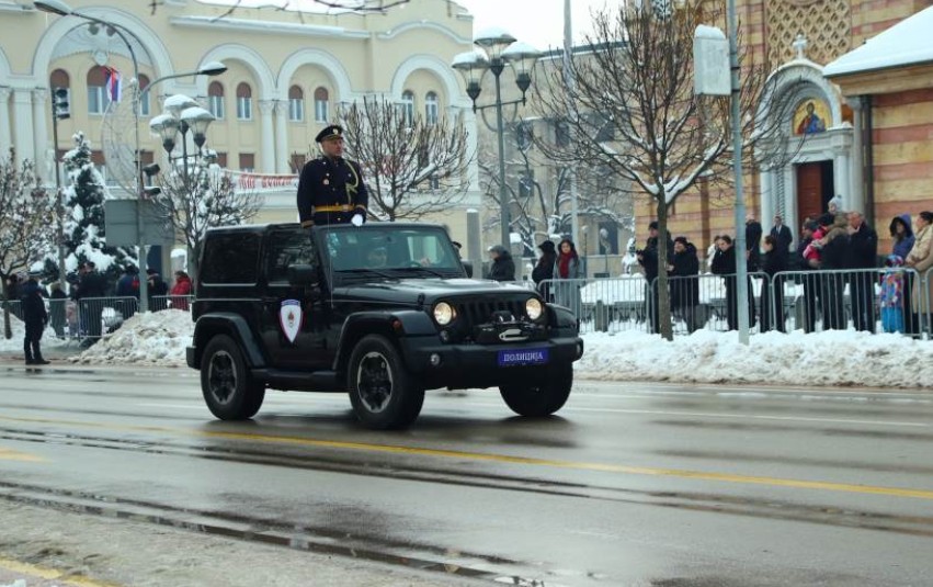 Dan Republike: U Banjaluci prodefilovali i policijski službenici Počasne jedinice VIDEO