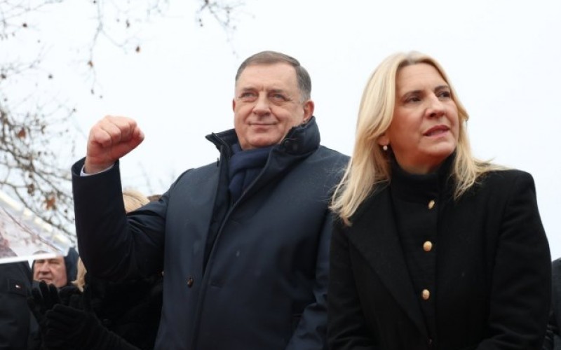 Dodik istakao: Dan Republike ponovo obilježen dostojanstveno i s ljubavlju