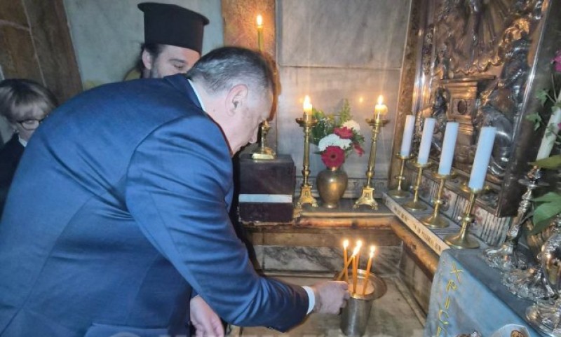 Dodik u Jerusalimu: Na Hristovom grobu molio sam za srpski narod VIDEO