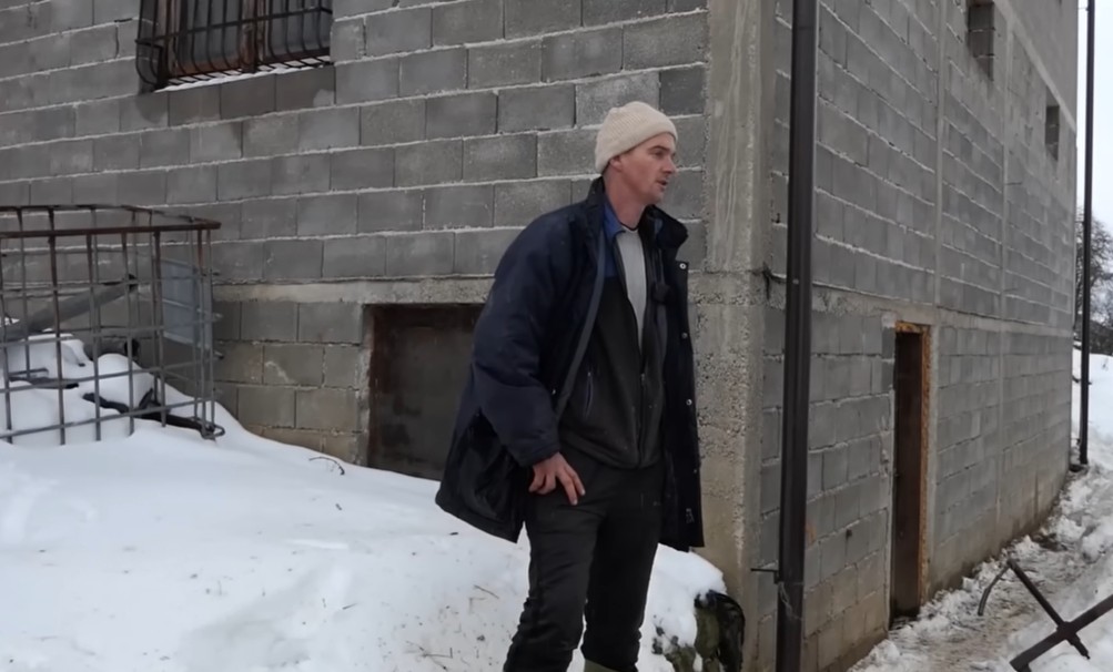 Nesreći “kumovala” težina snijega: Štala se srušila na stado ovaca, mnoge stradale VIDEO