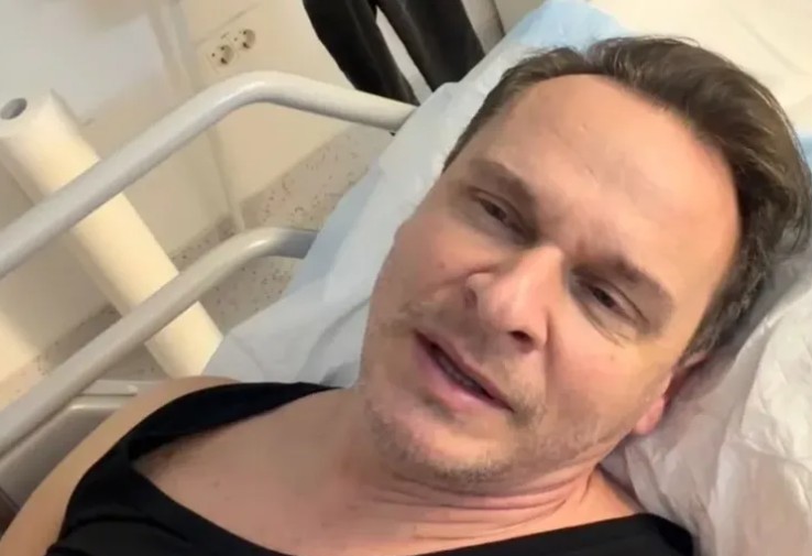 Popularni glumac se oglasio iz bolnice: “To je odnijelo mnoge naše ljude sa estrade”
