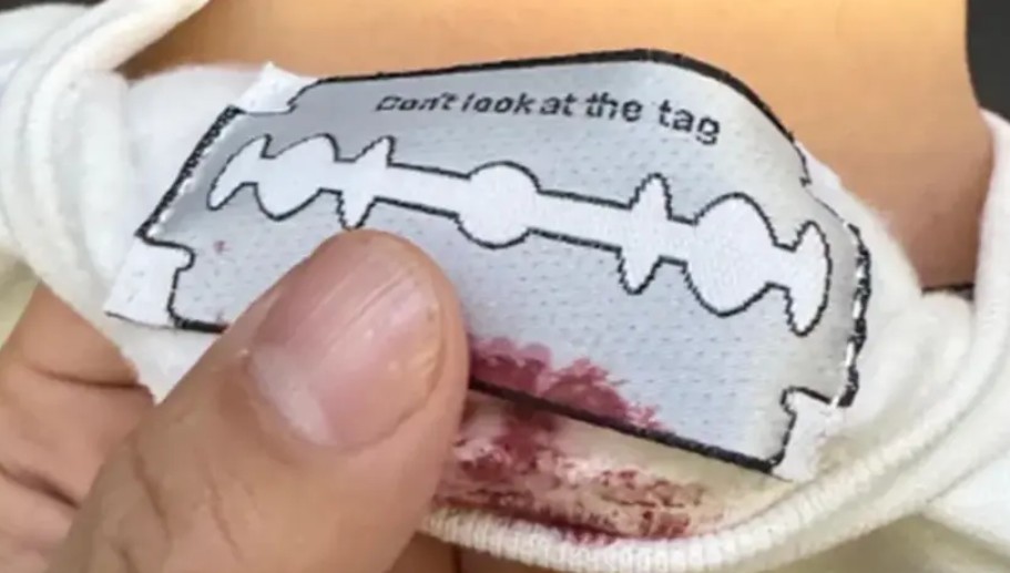 Neobičan detalj na kragni! Bizarna etiketa japanskog umjetnika na majici postala viralna FOTO