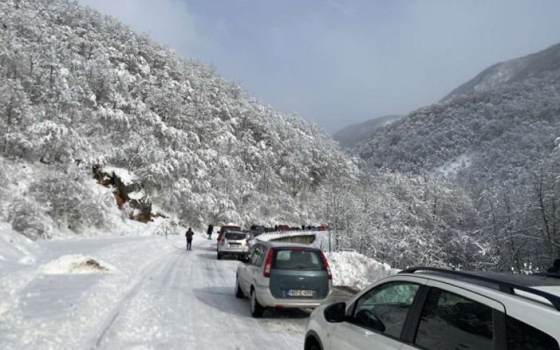 Zbog saobraćajne nezgode: Zastoj na magistralnom putu Foča – Sarajevo