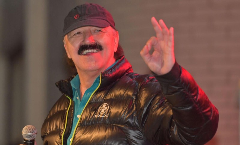 Tata pjevač a on organizuje koncerte: Haris Džinović presrećan