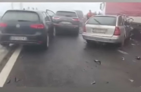UZNEMIRUJUĆI VIDEO! Lančani sudar na auto-putu u komšiluku, ima povrijeđenih