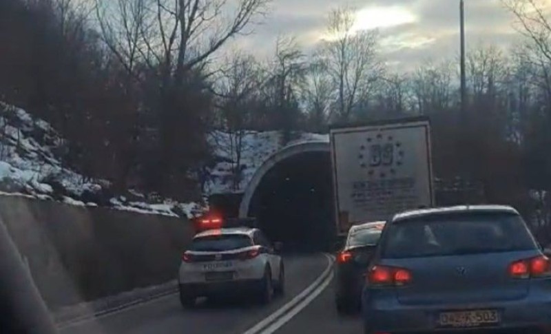 Stravičan sudar u BiH: Jedna osoba poginula u saobraćajci, druga povrijeđena